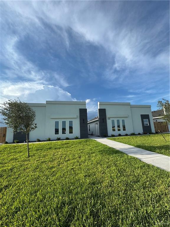 Foto principal - 1200 Country Club Drive