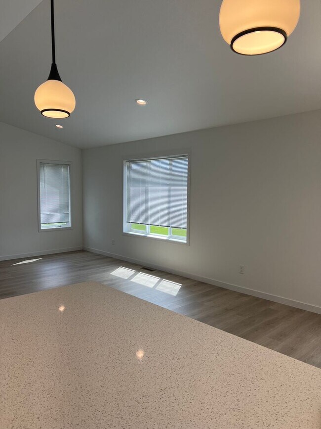 Foto del edificio - New 3 Bedroom/2.5 Bathroom House
