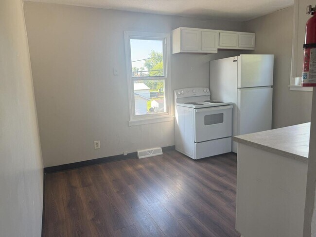 Building Photo - 144-144 1/2 S 3rd St