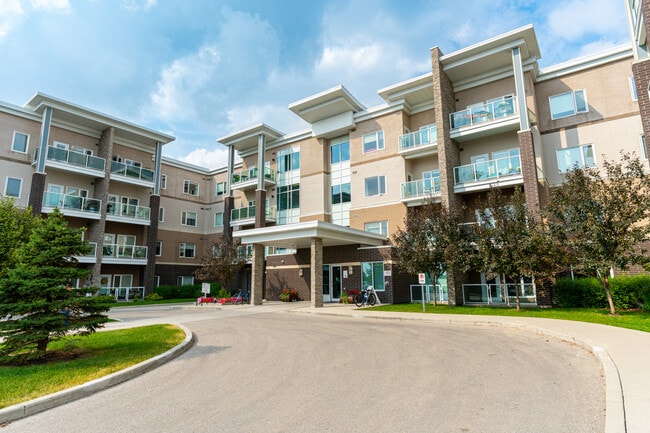 Photo du bâtiment - Lady Joyce Apartments