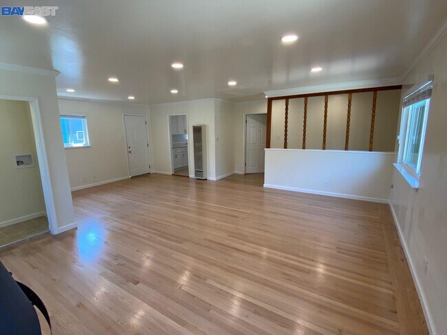 Foto del edificio - 820 Island Dr