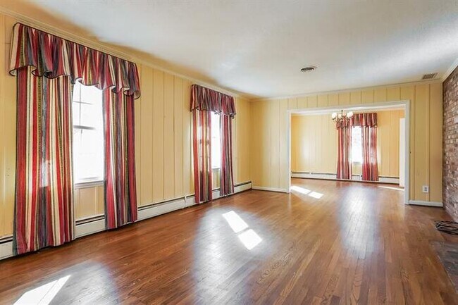 Foto del edificio - 2010 Trosper Road, Greensboro, NC 27455