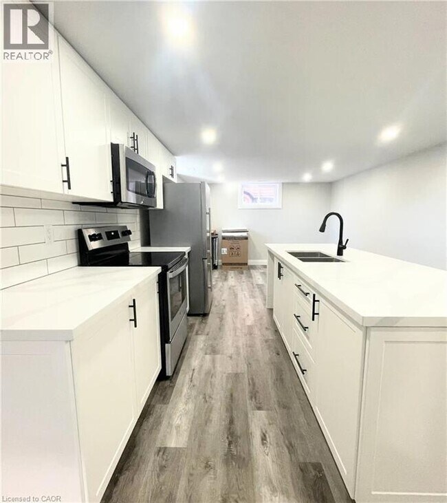 Photo du bâtiment - 242 W 17th St