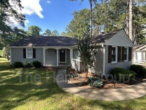 Building Photo - 934 McKellar Dr