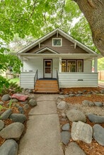 Building Photo - 306 S 8th Ave