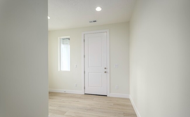 Building Photo - 3007 S 2600 W St