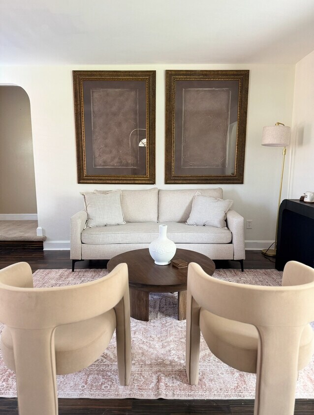 Primary Photo - 32 Verlyn Ave