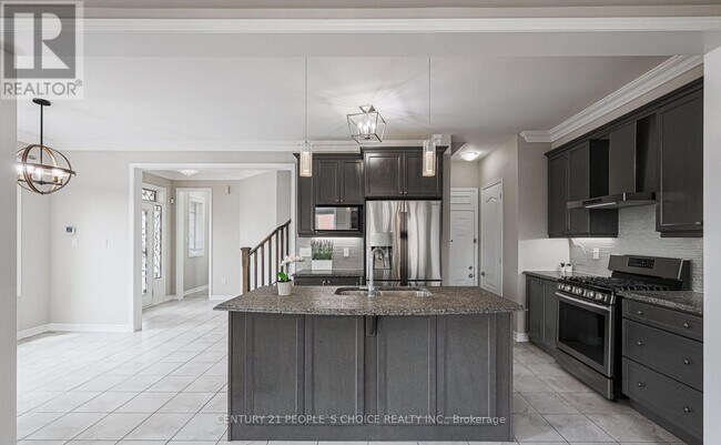 Photo du bâtiment - 565 Edenbrook Hill Dr