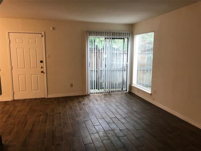 Building Photo - 8048 Sands Point Dr