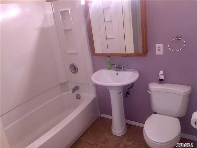 Building Photo - 36 Crestwood Dr
