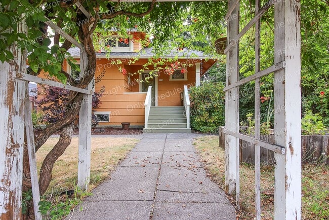 Building Photo - 5114 SE 58th Ave