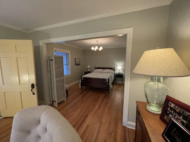 Building Photo - Quaint Swansboro Ranch Home