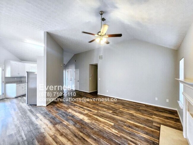 Building Photo - 942 Lopez Ln