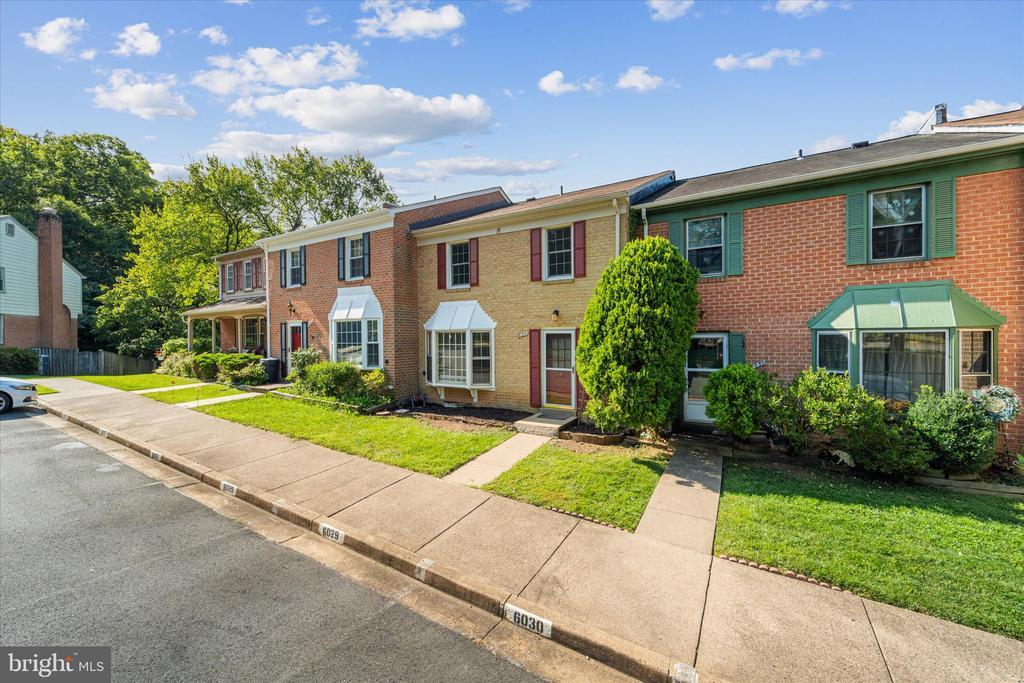 Foto principal - 6029 Kerrwood St