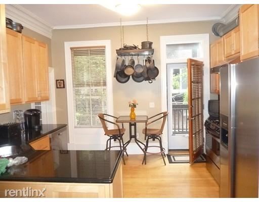 Building Photo - 38 Hanson St