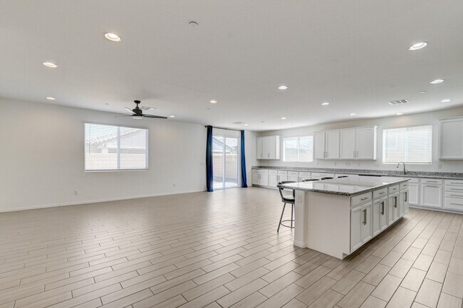 Foto del edificio - Stunning single-story home in Cadence featuring 5 bedrooms!