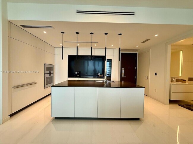 Foto del edificio - 300 Biscayne Blvd Way