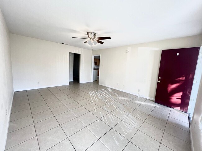Foto del edificio - 1736-1740 Madrone Avenue