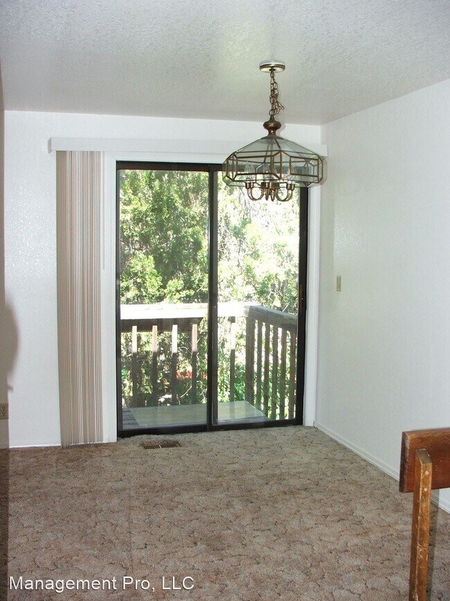 Building Photo - 2 br, 1.5 bath House - 207 S. Bruce Lane
