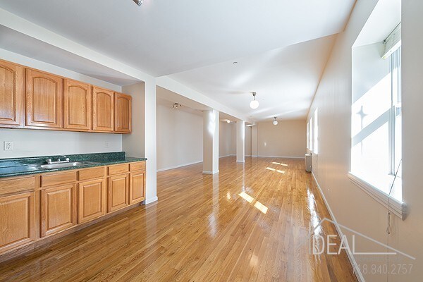 Building Photo - 41 South 5th Street #B7R
