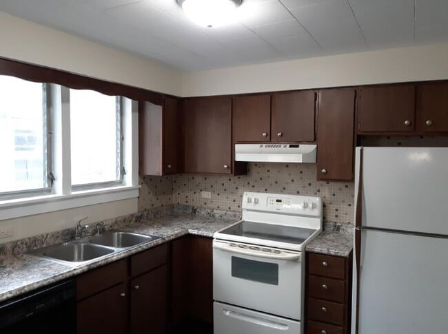 Building Photo - 540 4th St