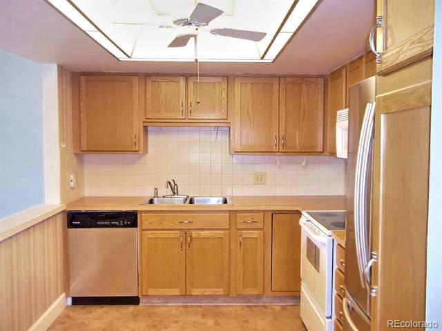 Building Photo - 13601 E Marina Dr