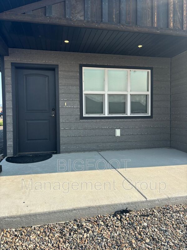 Building Photo - 7995 Avocet Dr