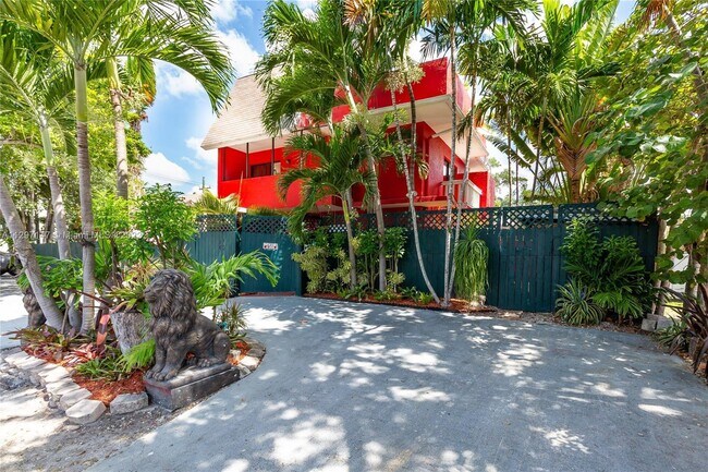 Foto del edificio - 2743 SW 32nd Ave