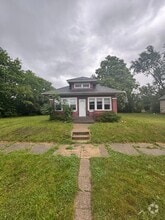 Building Photo - 628 Birdsell St