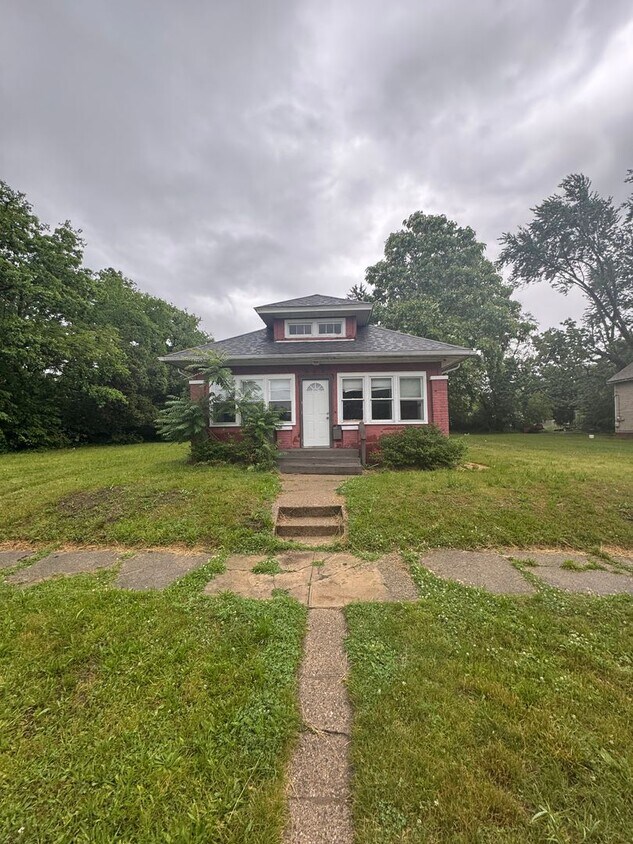 Foto principal - 2 Bedroom 1 Bathroom House
