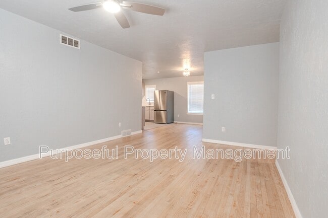 Building Photo - 4712 N Sterling Ave