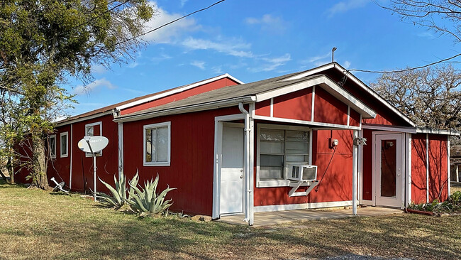 Building Photo - 10608 County Rd 1020