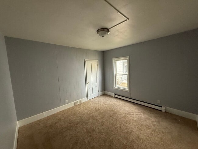 Building Photo - 568 Rimmon St