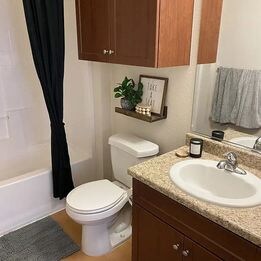 Foto principal - 555 N Commonwealth Ave