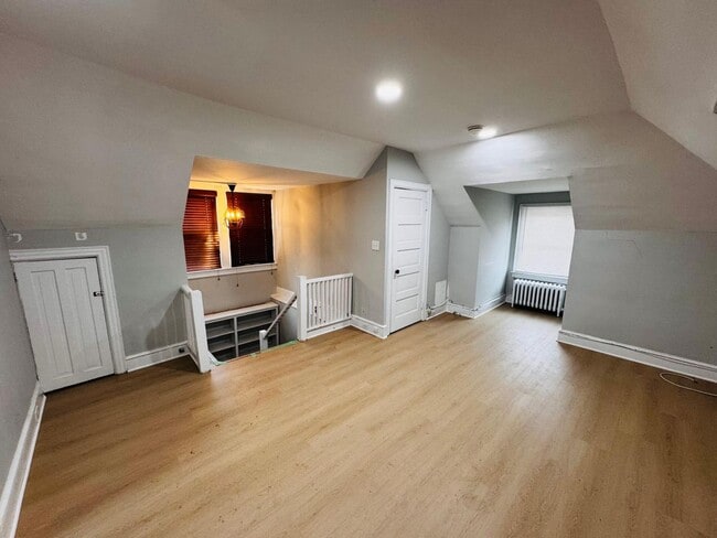 Building Photo - 35 Linden Ln