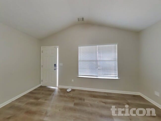 Foto del edificio - 135 Tillman Ct