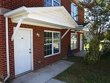 Foto del edificio - 642-640 Clover Ave