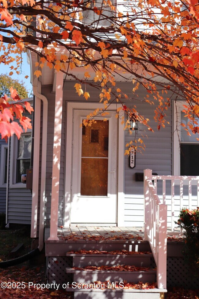 Building Photo - 712 W Lackawanna Ave