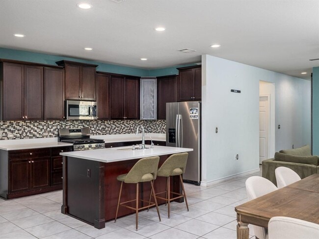 Foto del edificio - 1919 Rinker Ranch Dr