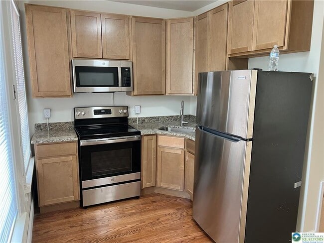 Foto del edificio - 529 Linden St