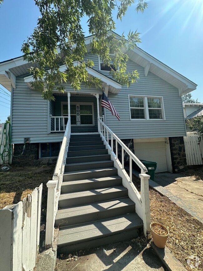 Building Photo - 505 N 5th St