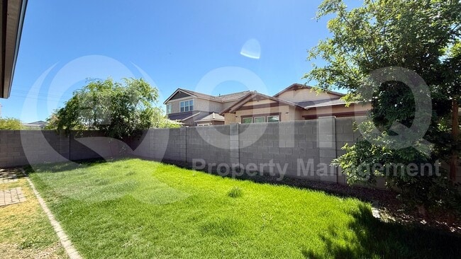 Building Photo - 3951 E Pinto Dr