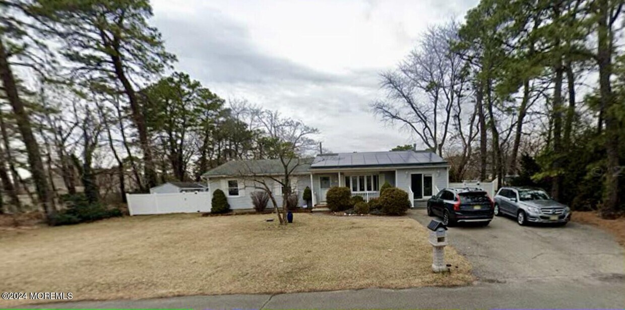 Primary Photo - 1321 5th Ave