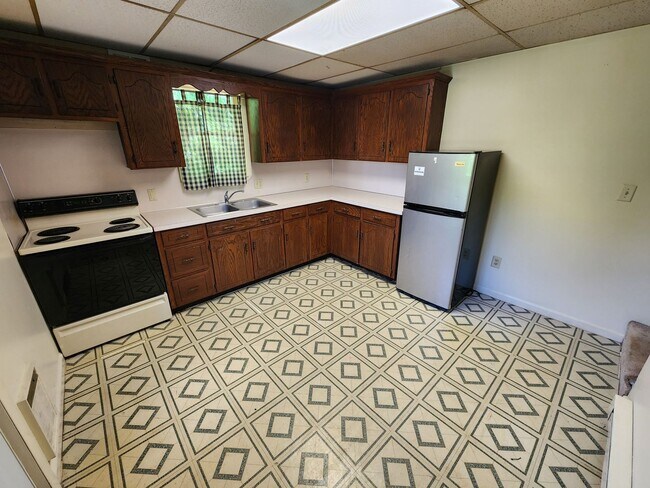 Building Photo - 383-385 Tolbert Avenue
