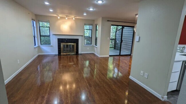 Foto del edificio - Listed For Rent