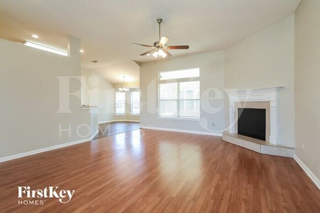 Foto del edificio - 3181 Highland Grove Dr