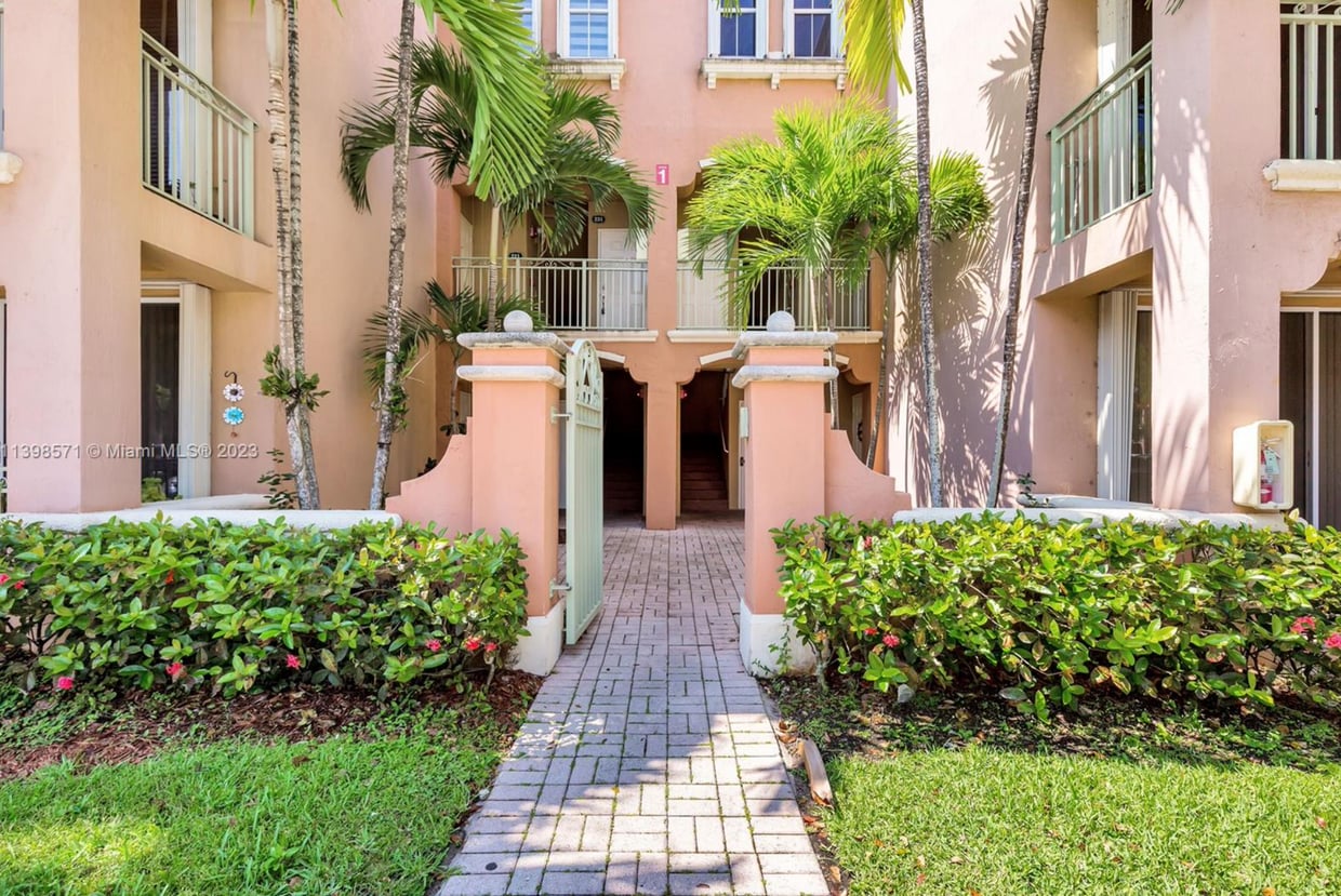 6360 NW 114th Ave Unit 231, Doral, FL 33178 Condo for Rent in Doral