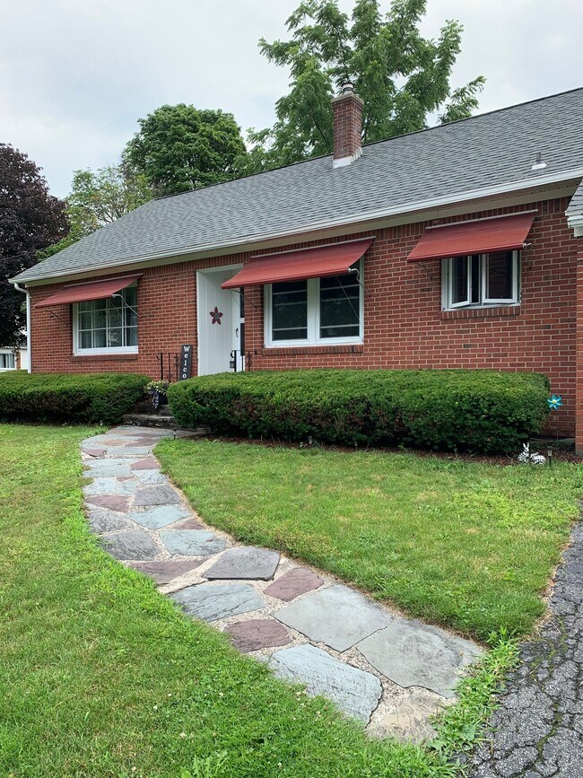 Building Photo - 301 W Manchester Rd