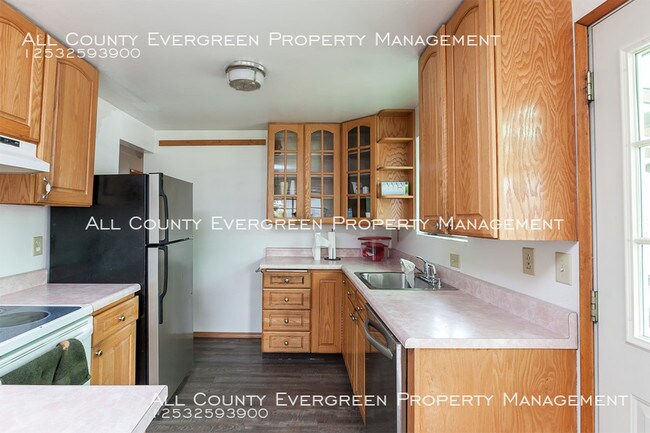 Foto del edificio - 3323 Deer Island Dr E