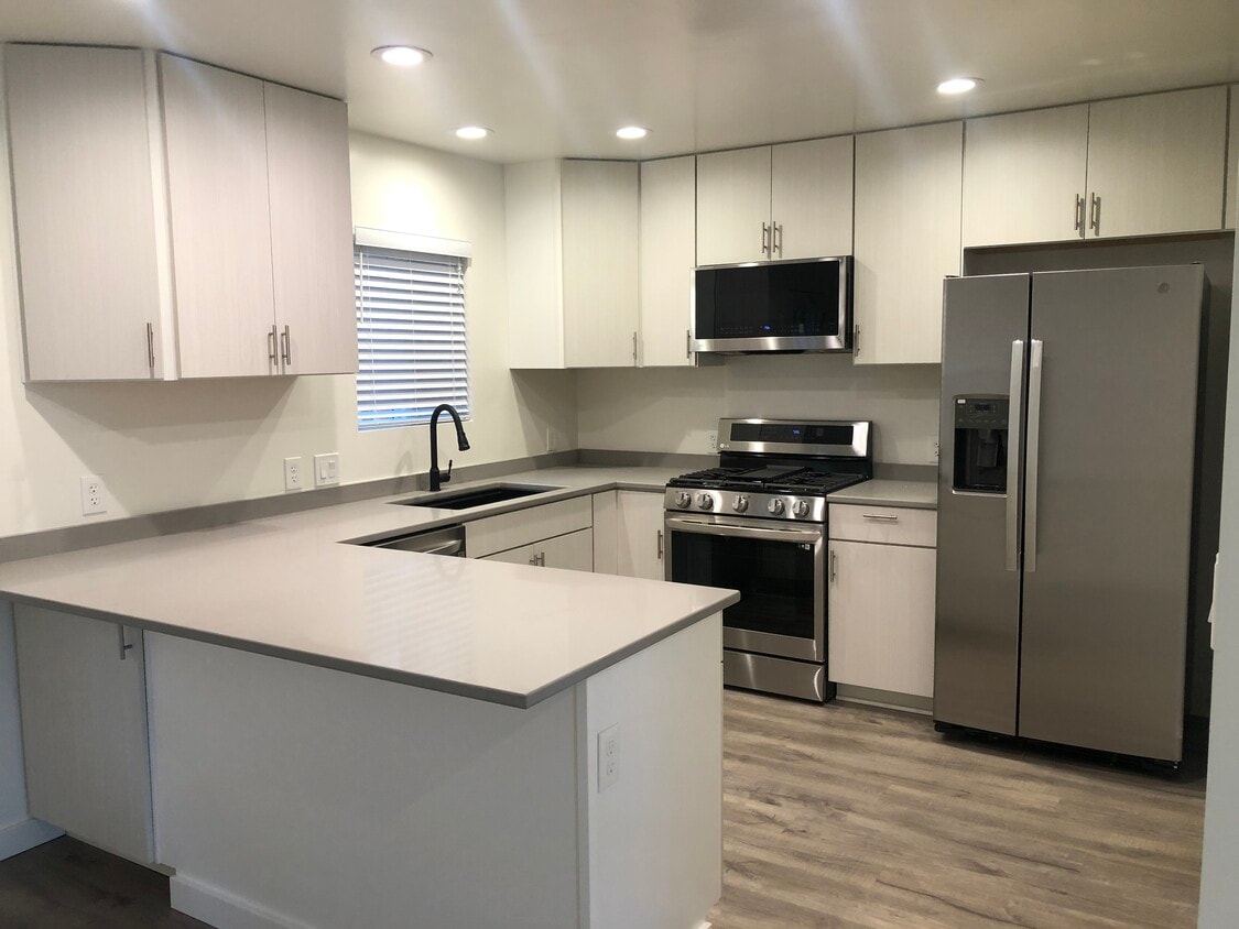 Kitchen - 461 S 12th St